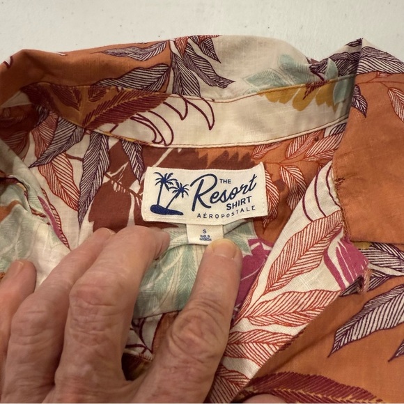 Aeropostale “The Resort Shirt” Orange/Gold Floral/Fauna Cotton Men’s Size Small - Picture 6 of 9